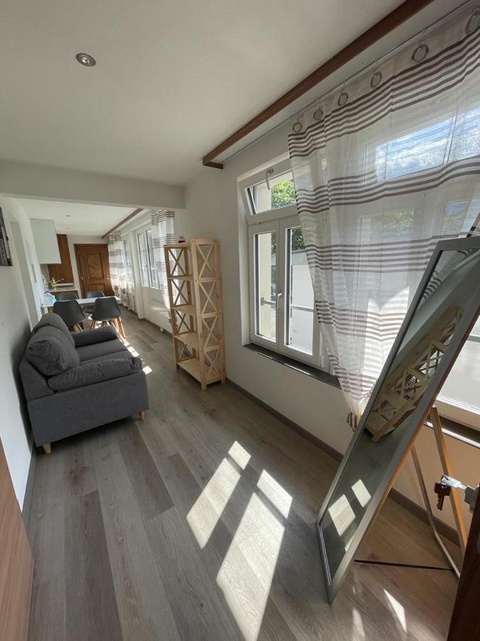 Moderne einzigartige Wohnung in Altdorf Exterior foto