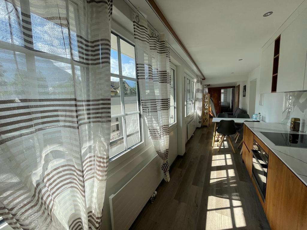 Moderne einzigartige Wohnung in Altdorf Exterior foto