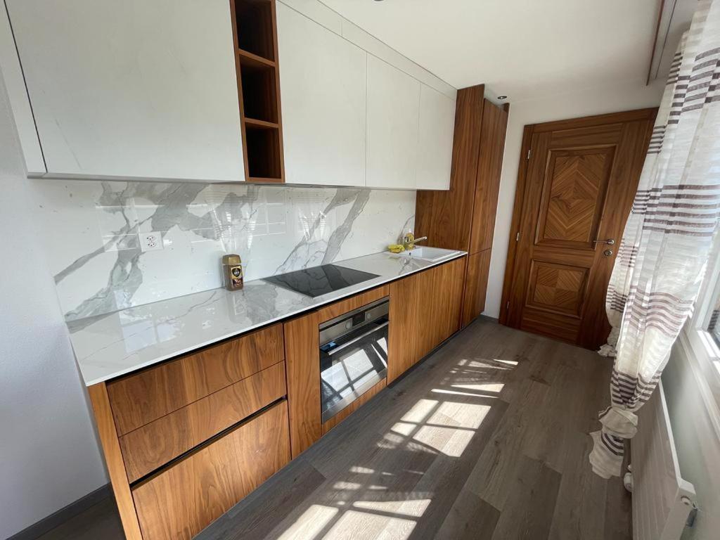 Moderne einzigartige Wohnung in Altdorf Exterior foto